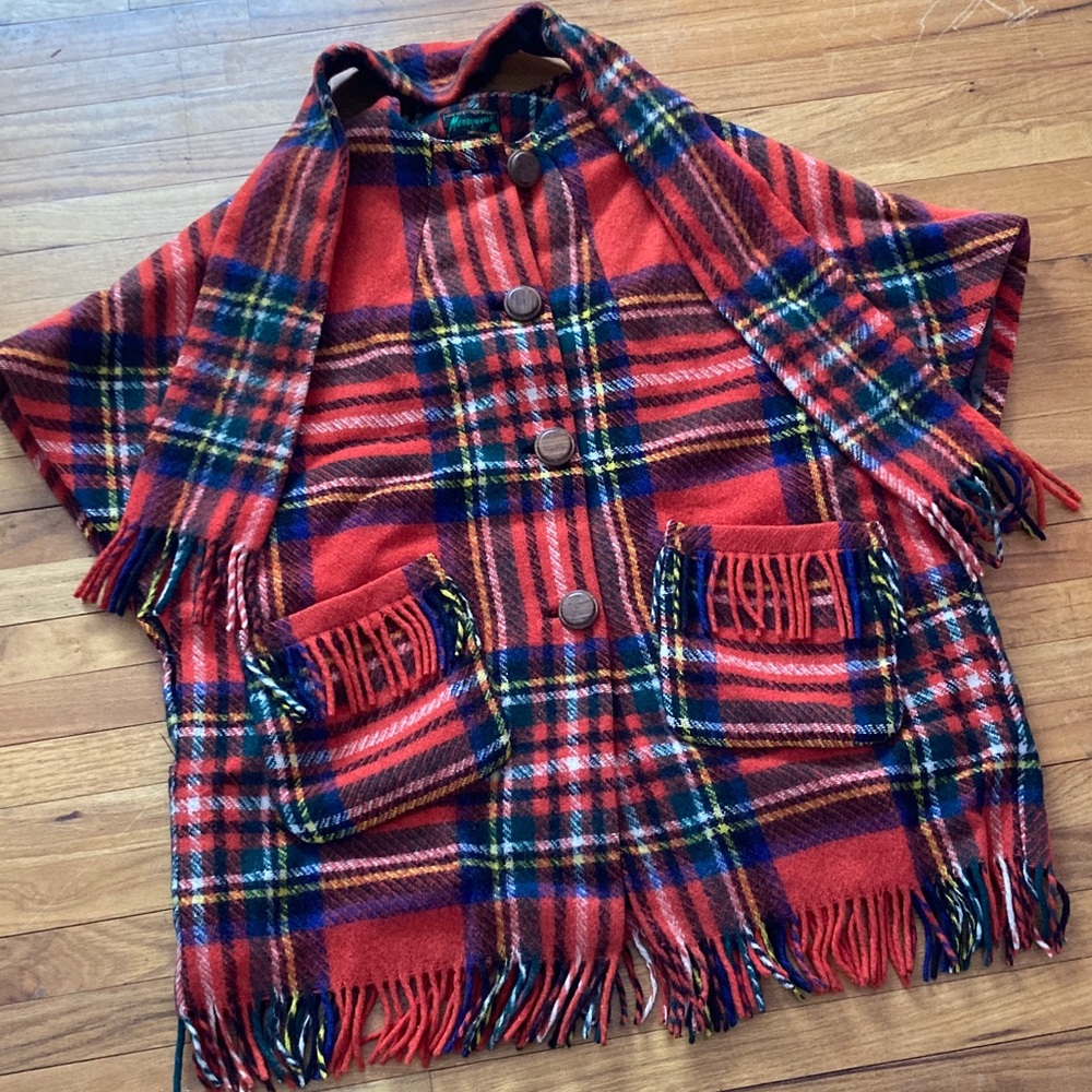 Women’s Merrywear Red Plaid Cape Jacket with Fringed Ends w Removable Scarf OS
